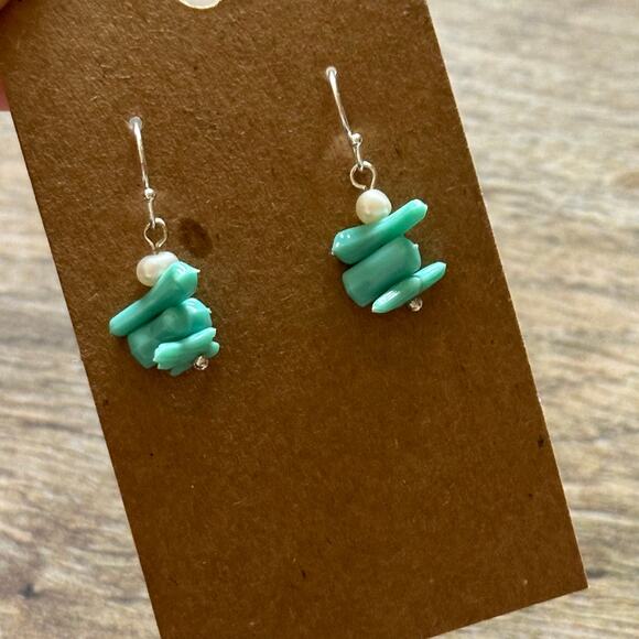 BOGO FREE TOFFANY GREEN BLUE BEADED EARRINGS - Picture 1 of 3